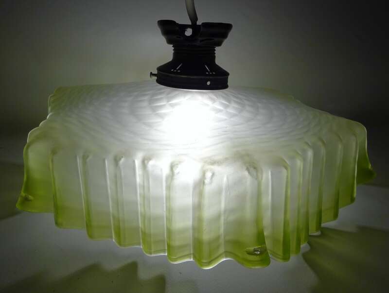 Deckenleuchte Grün 1910er vintage Glaslampe 