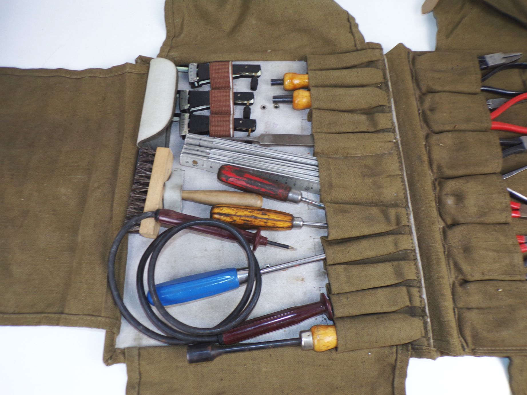 Alte Werkzeugtasche Elektriker Elektroniker DDR Werkzeug Set Alte Werkzeugtasche Elektriker Elektroniker DDR Werkzeug Set