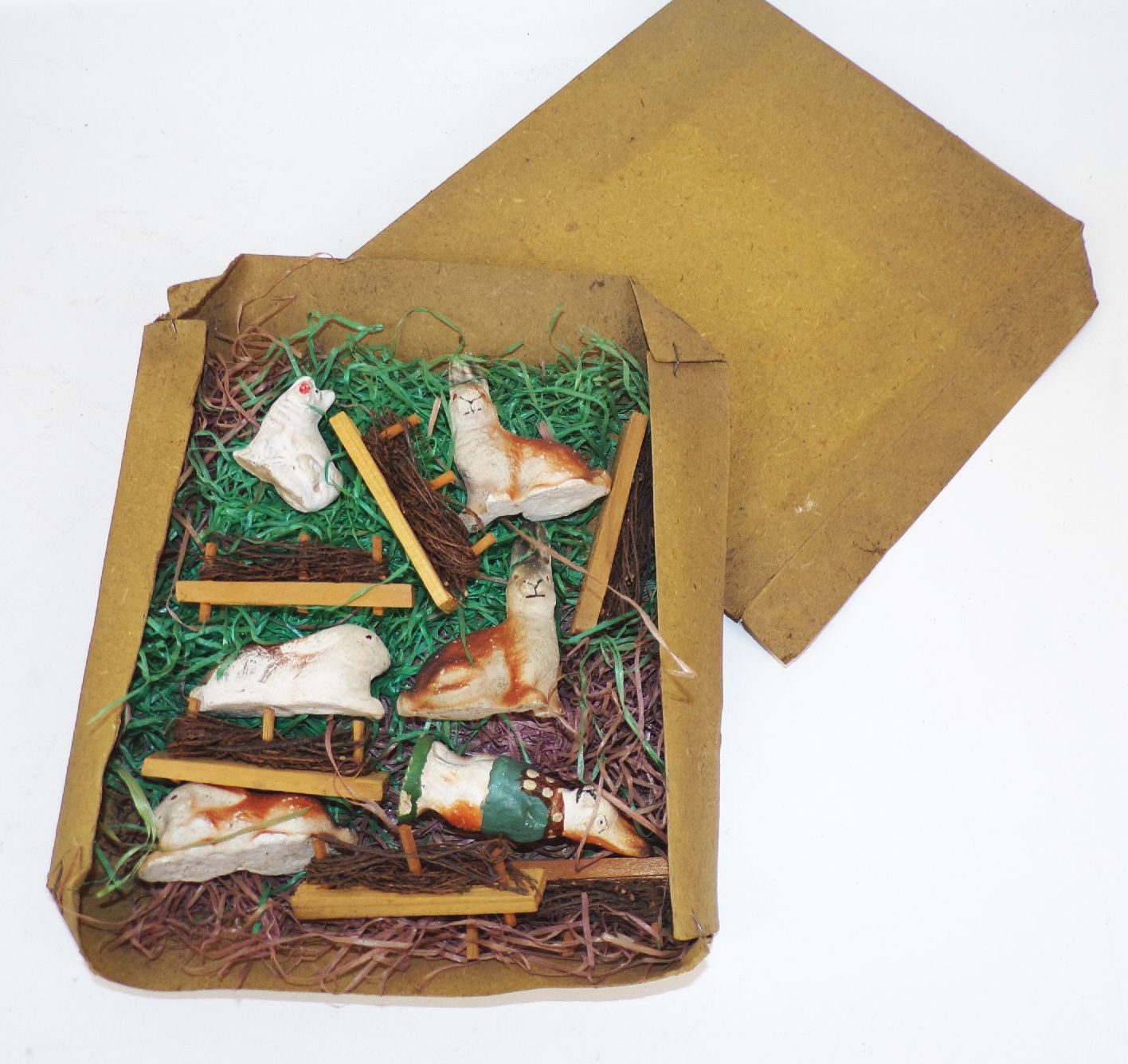 Alter Osterschmuck Massefiguren Osterhasen Originalkarton um 1900