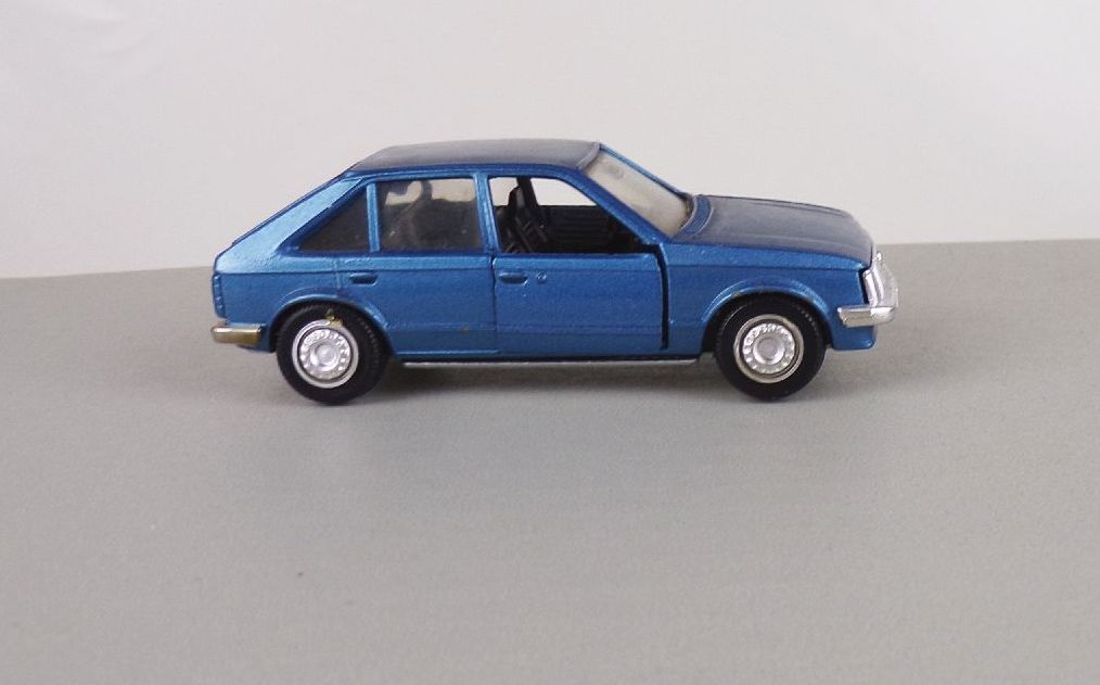 Gama Mini Opel Kadett Limousine 5 Türig Blau Gama Mini Opel Kadett Limousine 5 Türig Blau