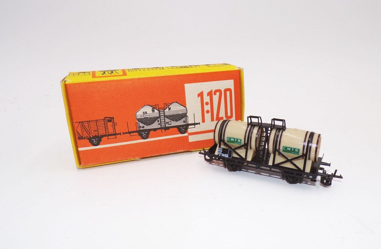 Zeuke TT Weinfasswagen analog DDR Güterwagen Zeuke TT Weinfasswagen analog DDR Güterwagen