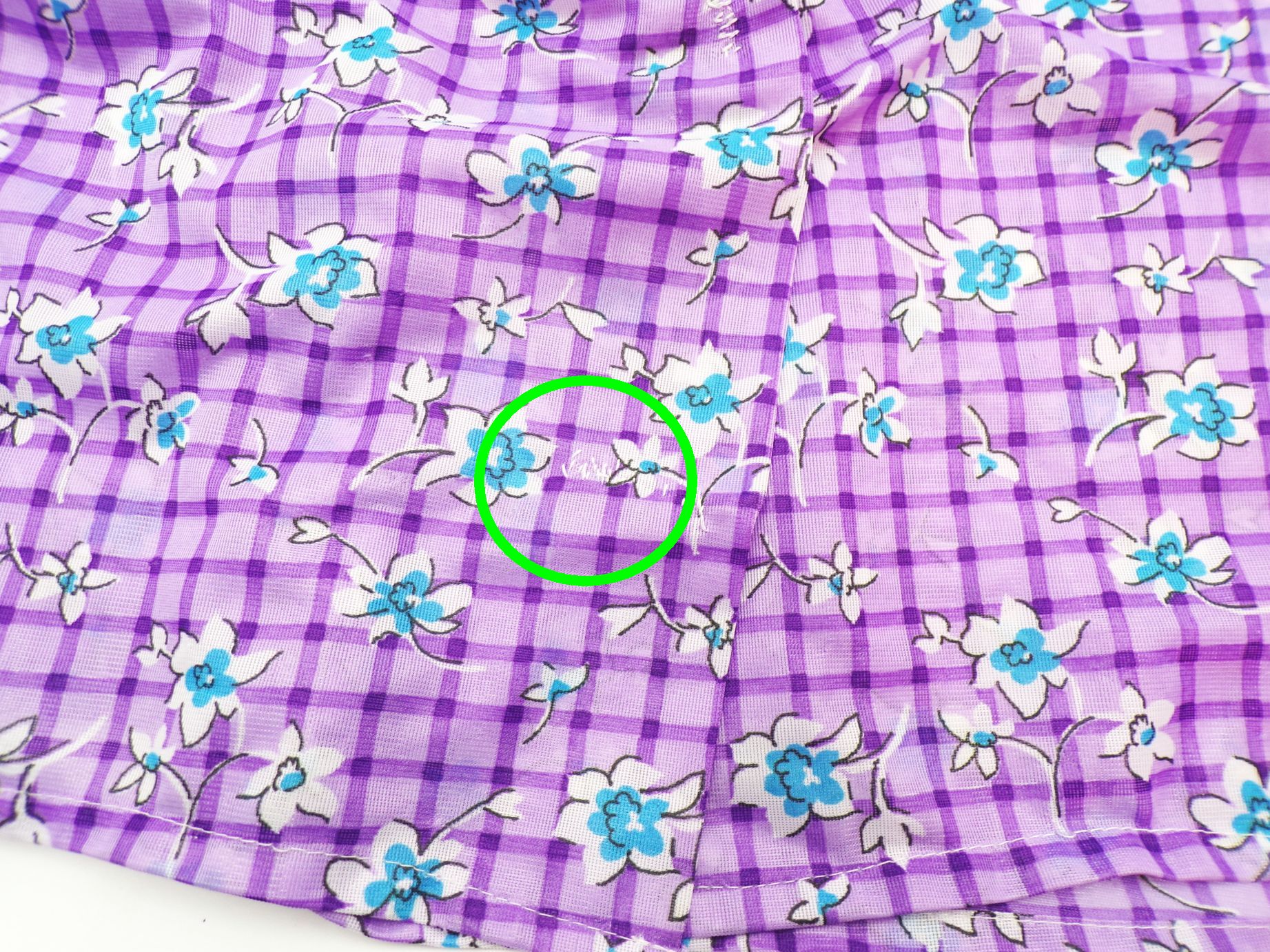 Alte Kittelschürze Blumen Bunt Größe 50 Lila DDR Vintage Alte Kittelschürze Blumen Bunt Größe 50 Lila DDR Vintage