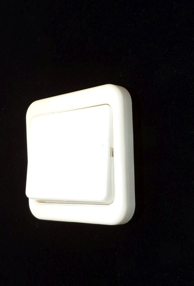 Wechselschalter Lichtschalter An Aus Weiß DDR Vintage Schalter 
