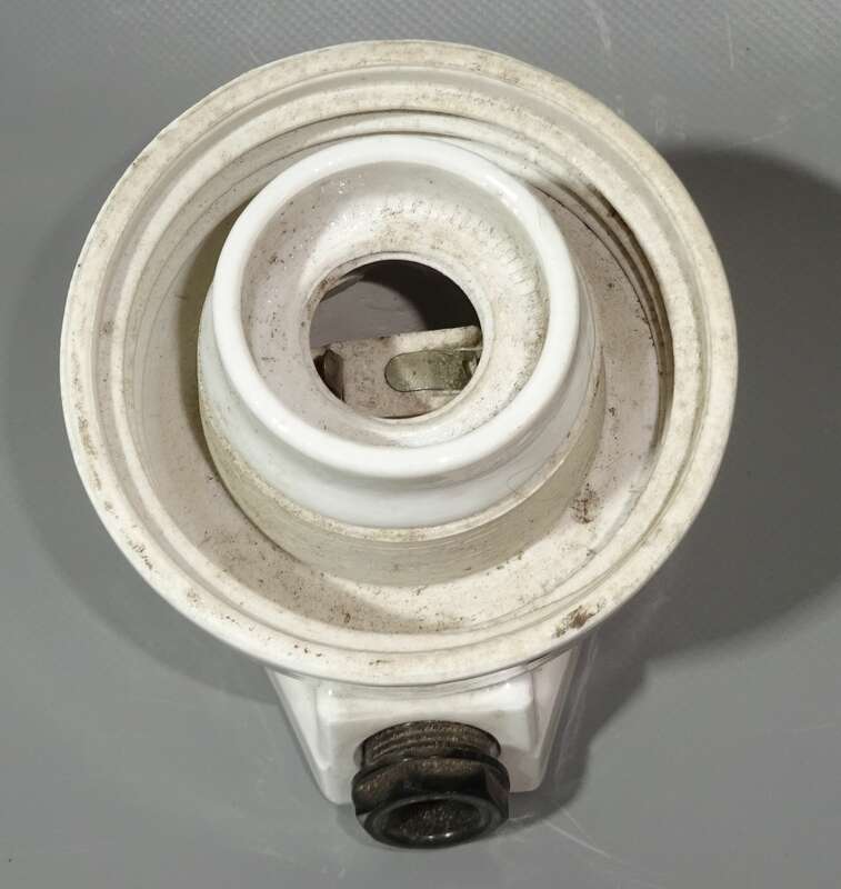 Alte Glaskolbenlampe Kellerlampe Porzellan Glas Loft Vintage