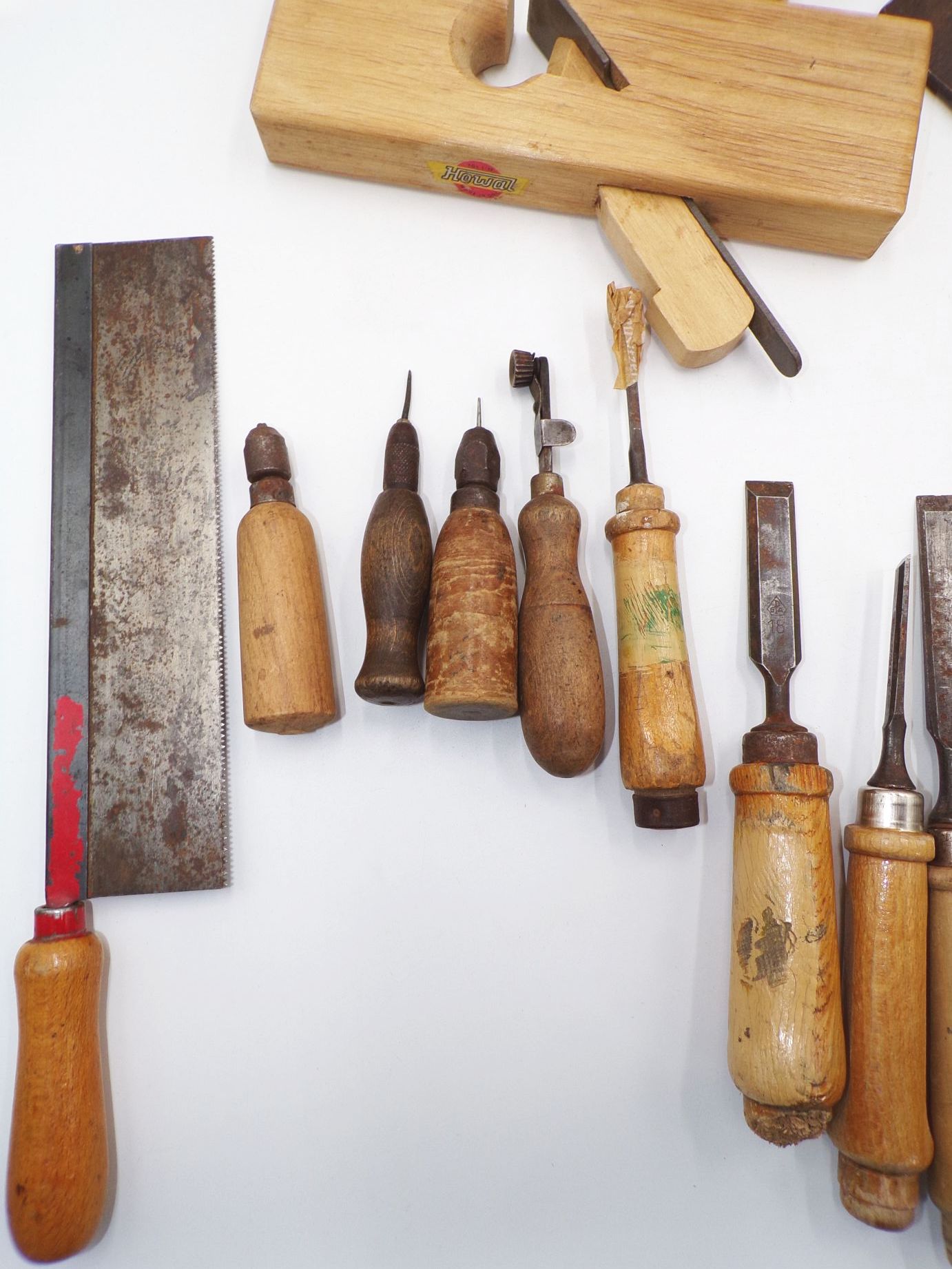 Altes Werkzeug Hobel Schraubstock Säge Bohrer Stemmeisen Tischler Schreiner