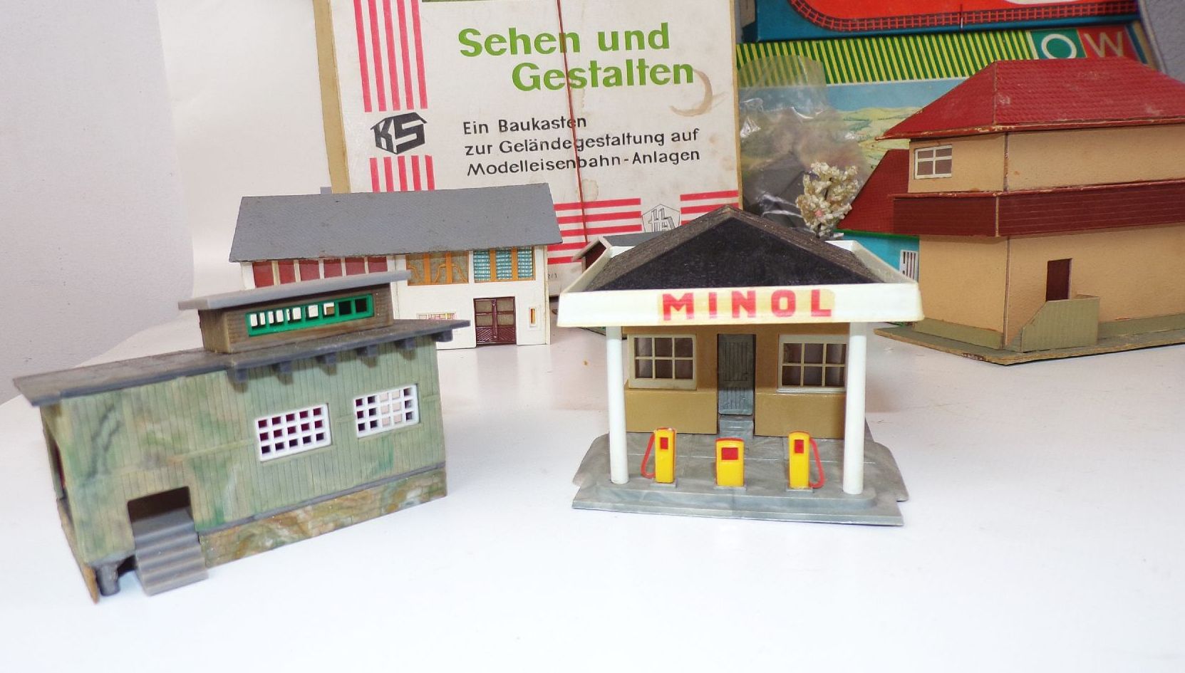 Konvolut H0 Modellbau Häuser Streumaterial Loks Bastlermaterial