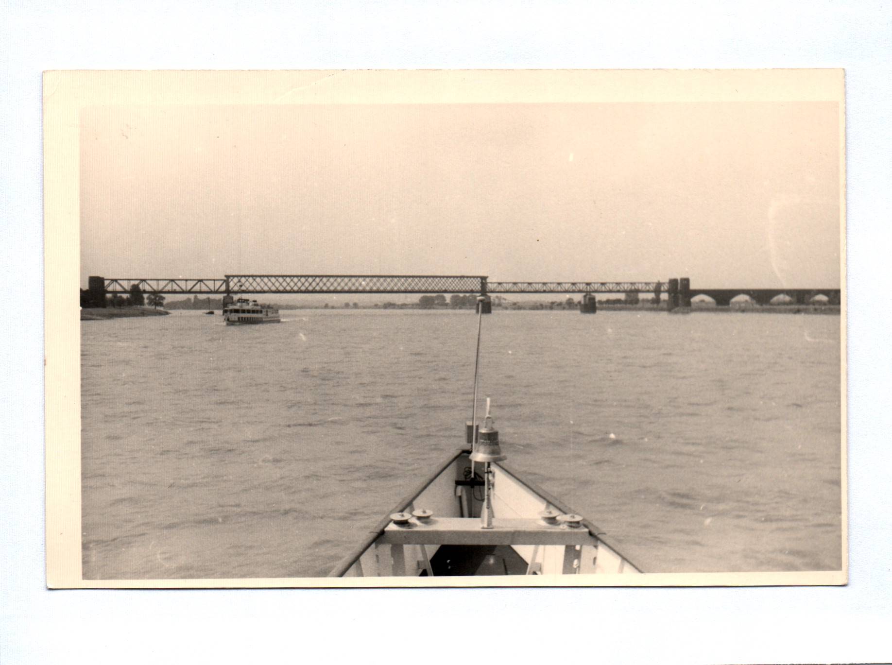 Foto Rheinbrücke unterhalb von Koblenz 1960