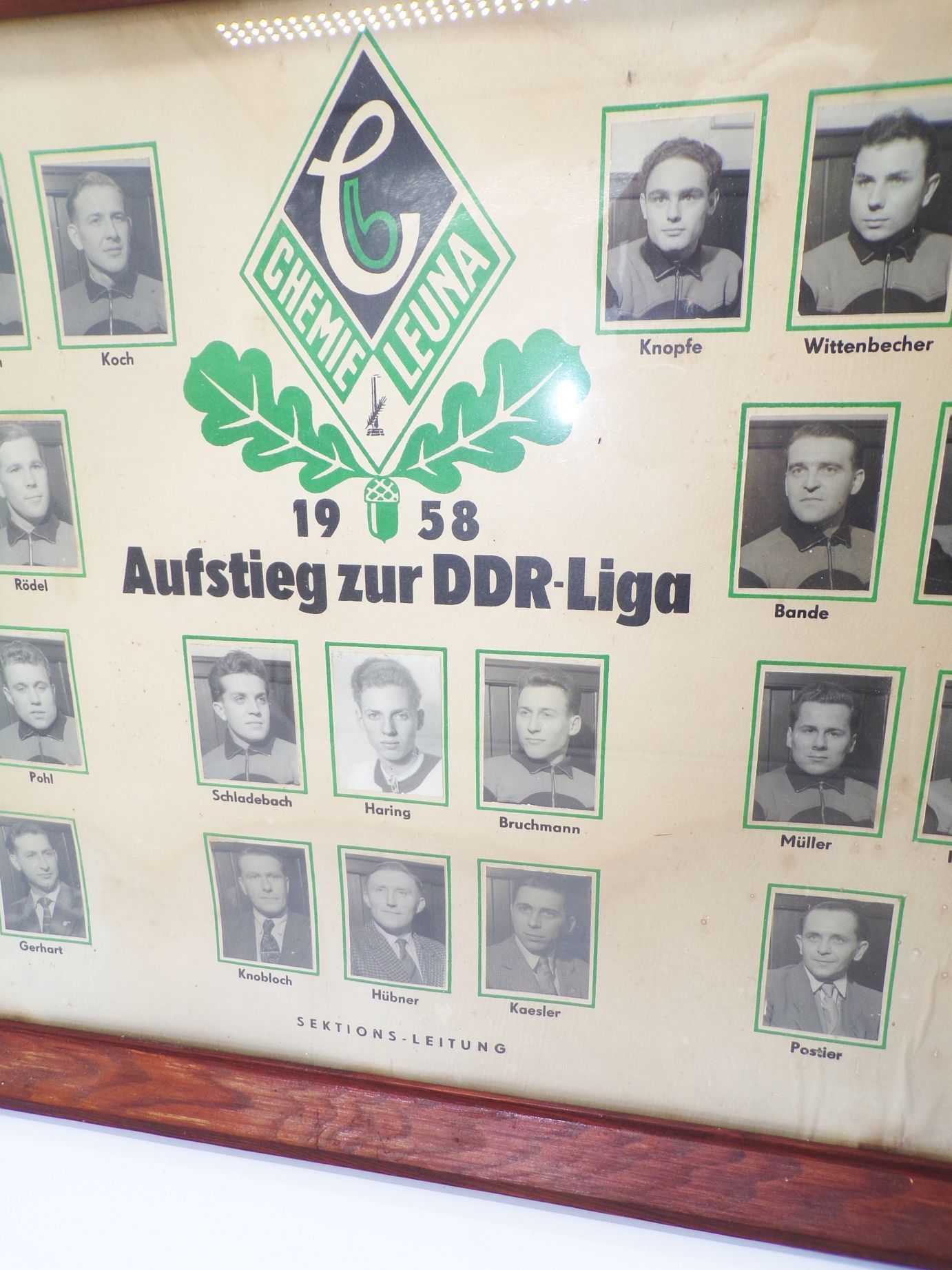Altes Fußball Mannschaft Bild Chemie Leuna 1958 Aufstieg zur DDR Liga Altes Fußball Mannschaft Bild Chemie Leuna 1958 Aufstieg zur DDR Liga