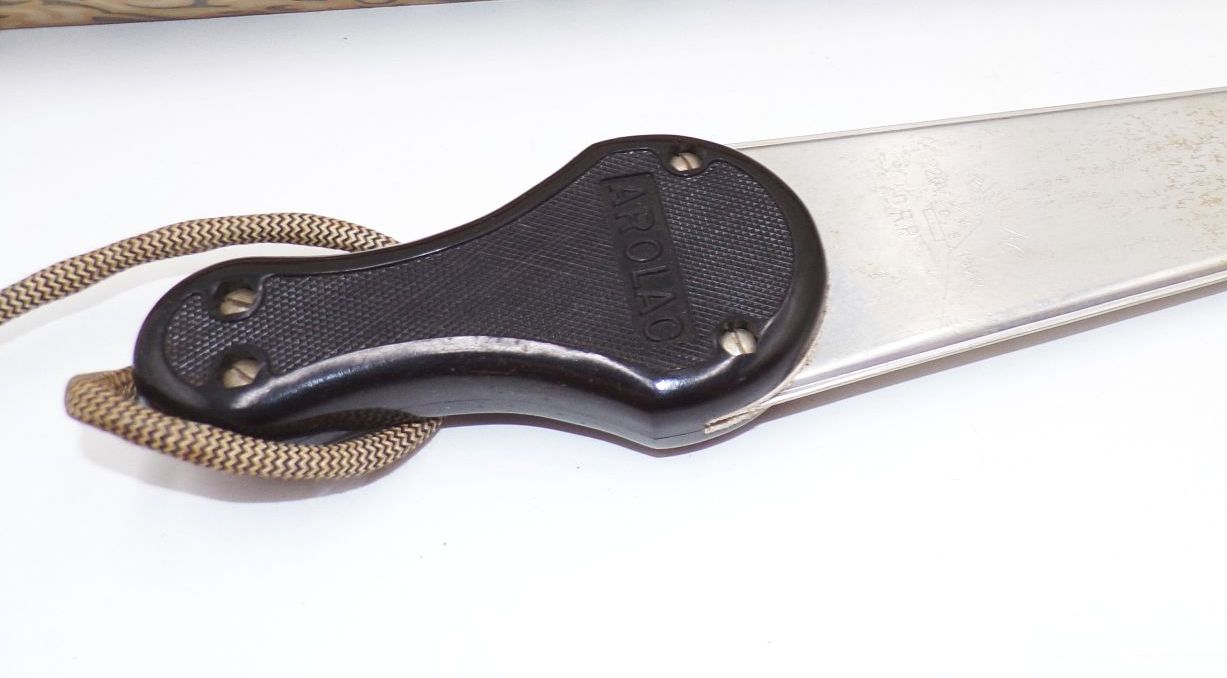 Alter Krawattenbügler Arolac mit OVP Krawatte wie Bügeleisen kurios Vintage Alter Krawattenbügler Arolac mit OVP Krawatte wie Bügeleisen kurios Vintage