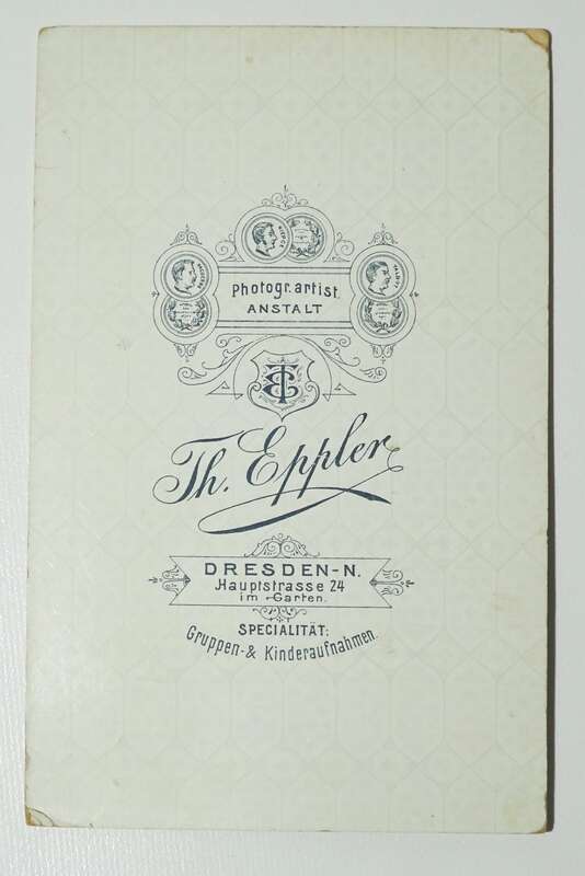 Kabinettfoto Kavallerie Reiter Sachsen Helm Abzeichen Säbel Dresden 1890er 