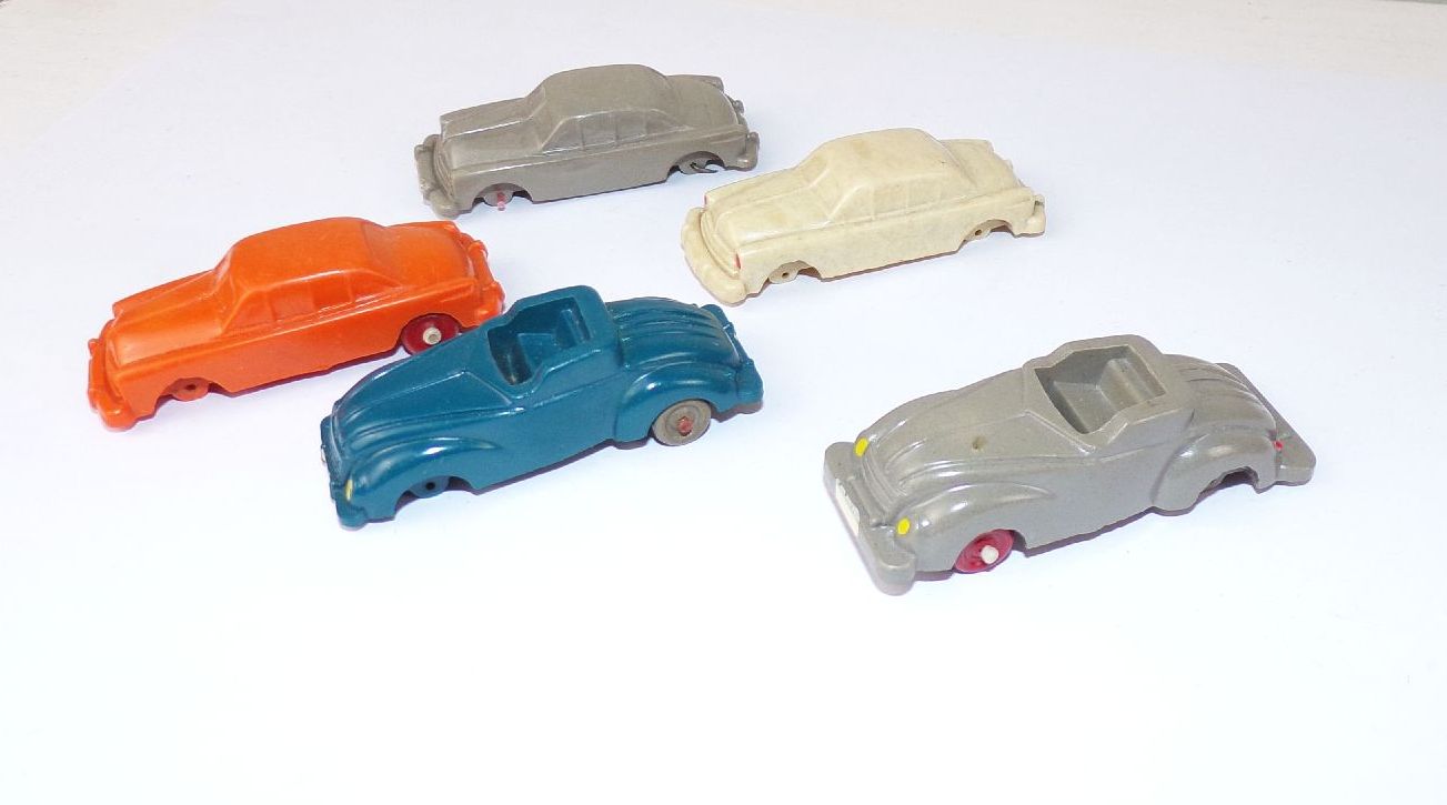 Konvolut IGES Modellauto unverglast DDR 5 Stück Ersatzteilspender Konvolut IGES Modellauto unverglast DDR 5 Stück Ersatzteilspender