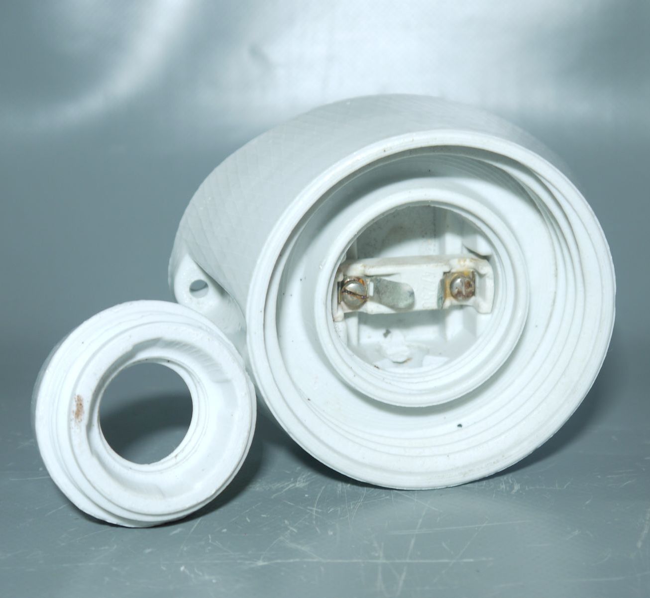 Old Kugelleuchte IP41 Glas Kellerlampe Weiss E27 Glaskugel