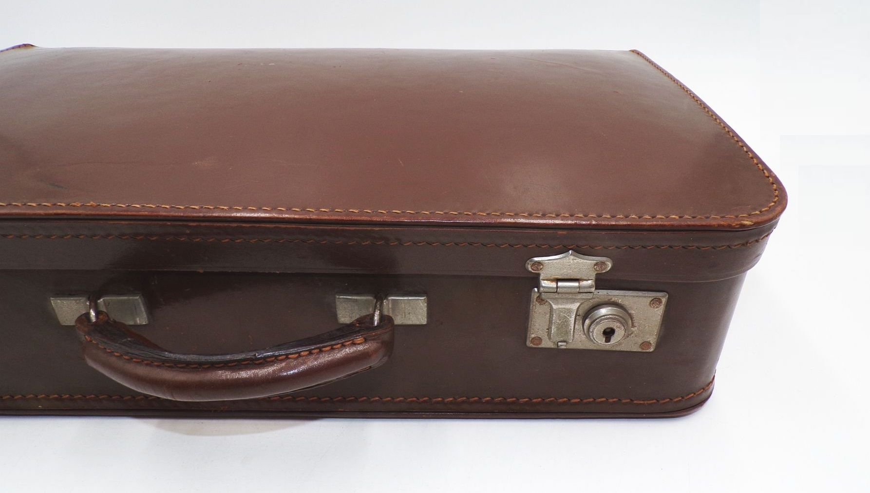 Alter Koffer braun Lederkoffer Reisekoffer Vintage Requisit Alter Koffer braun Lederkoffer Reisekoffer Vintage Requisit