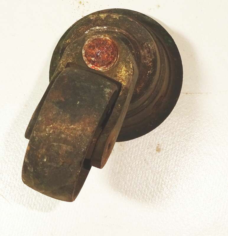 Uralte Möbelrollen Lastrollen 3 Stück Messing 1910er 1920er Räder