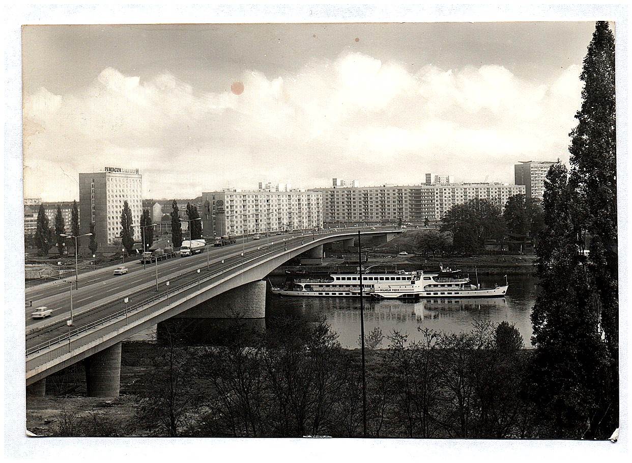 Ak DDR Dresden Blick auf Dr Friedrichs Brücke DDR 1974