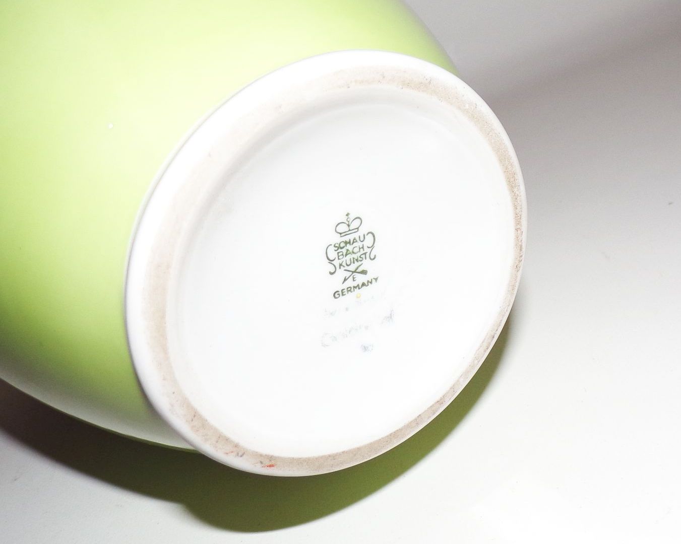 Schaubachkunst Blumenvase Grün Blumen Dekor alte Porzellan Vase