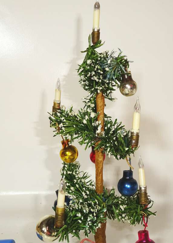 Alter Weihnachtsbaum Christbaum beleuchtet Tischweihnachtsbaum 20 cm