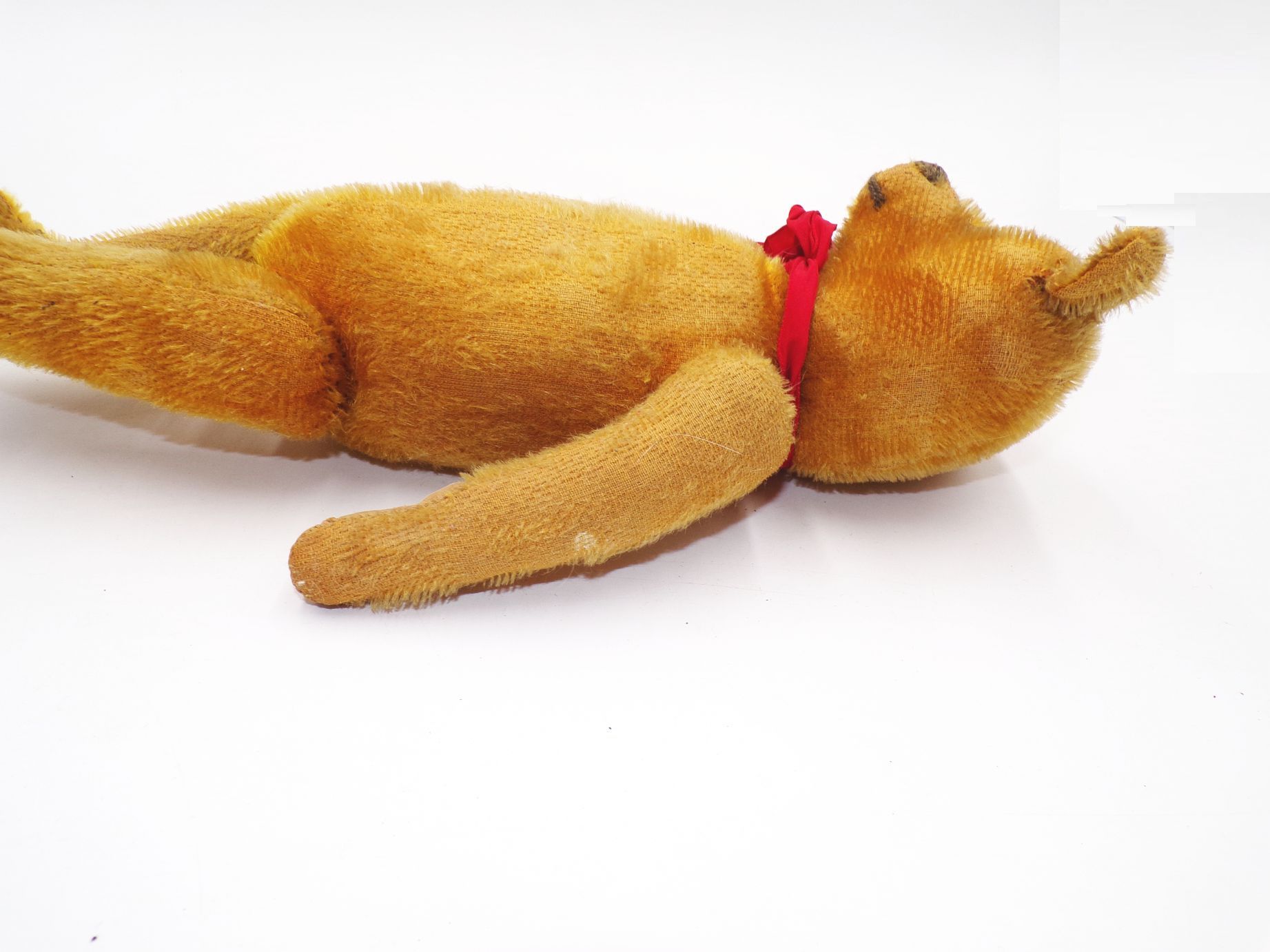 Alter Teddybär mit Glasaugen Alter Teddybär mit Glasaugen