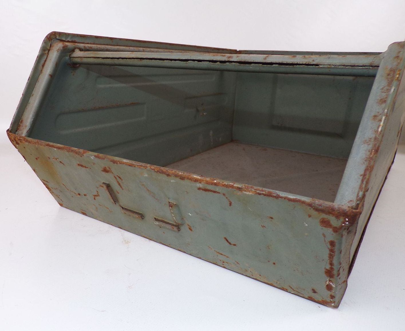 Alte Stapelbox Regal Metallkiste Aufbewahrung Industrie Sichtlagerkasten Werkzeugkiste 