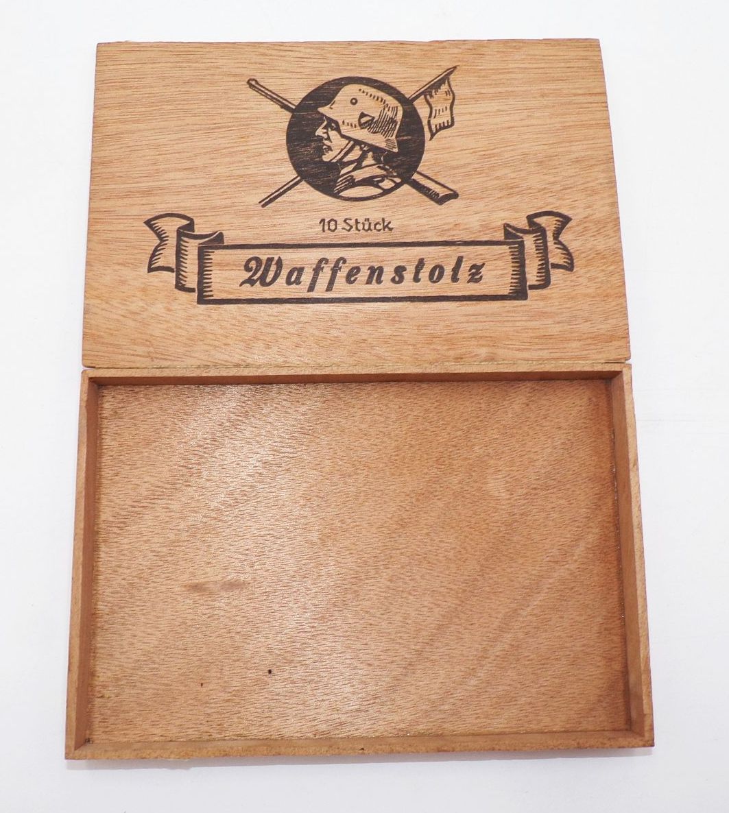 Alte Zigarrenkiste Waffenstolz Stahlhelm Soldat um 1930 bis 2 Wk Alte Zigarrenkiste Waffenstolz Stahlhelm Soldat um 1930 bis 2 Wk