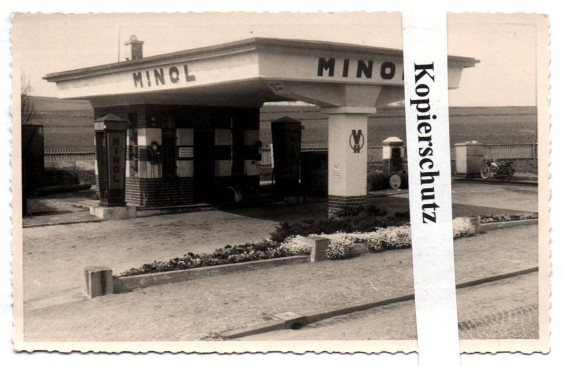 Foto Minol Tankstelle Zapfsäule DDR 1950er 1960er 