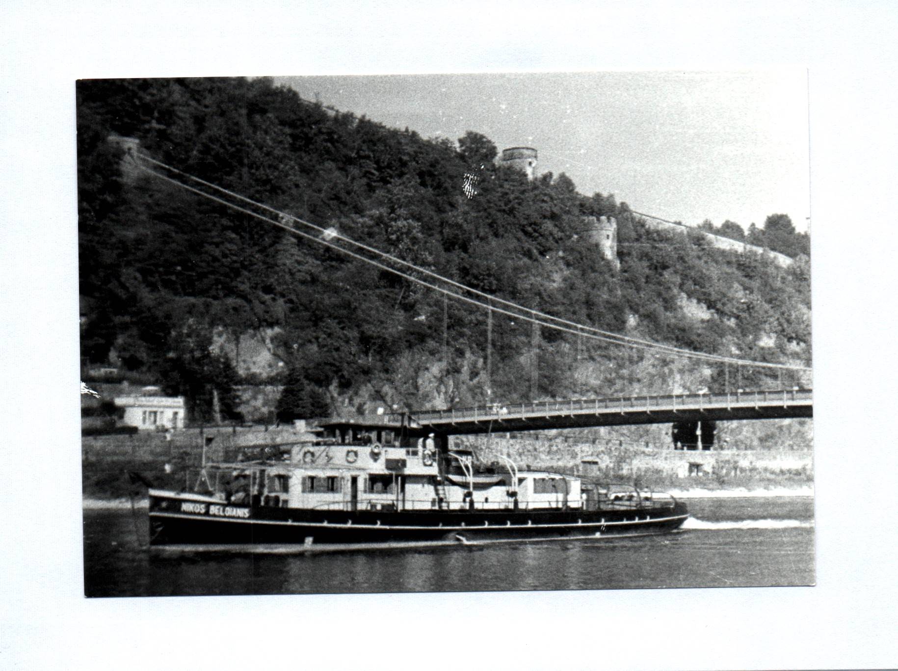 Foto Passau Hängebrücke und Donau Schlepper 1957
