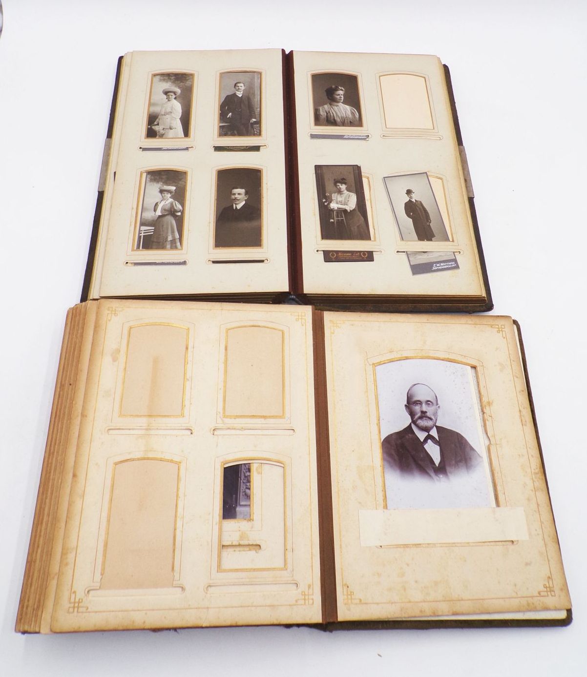 2 x Fotoalbum Kabinettfotos CDV Fotos Hartpappe um 1900 2 x Fotoalbum Kabinettfotos CDV Fotos Hartpappe um 1900