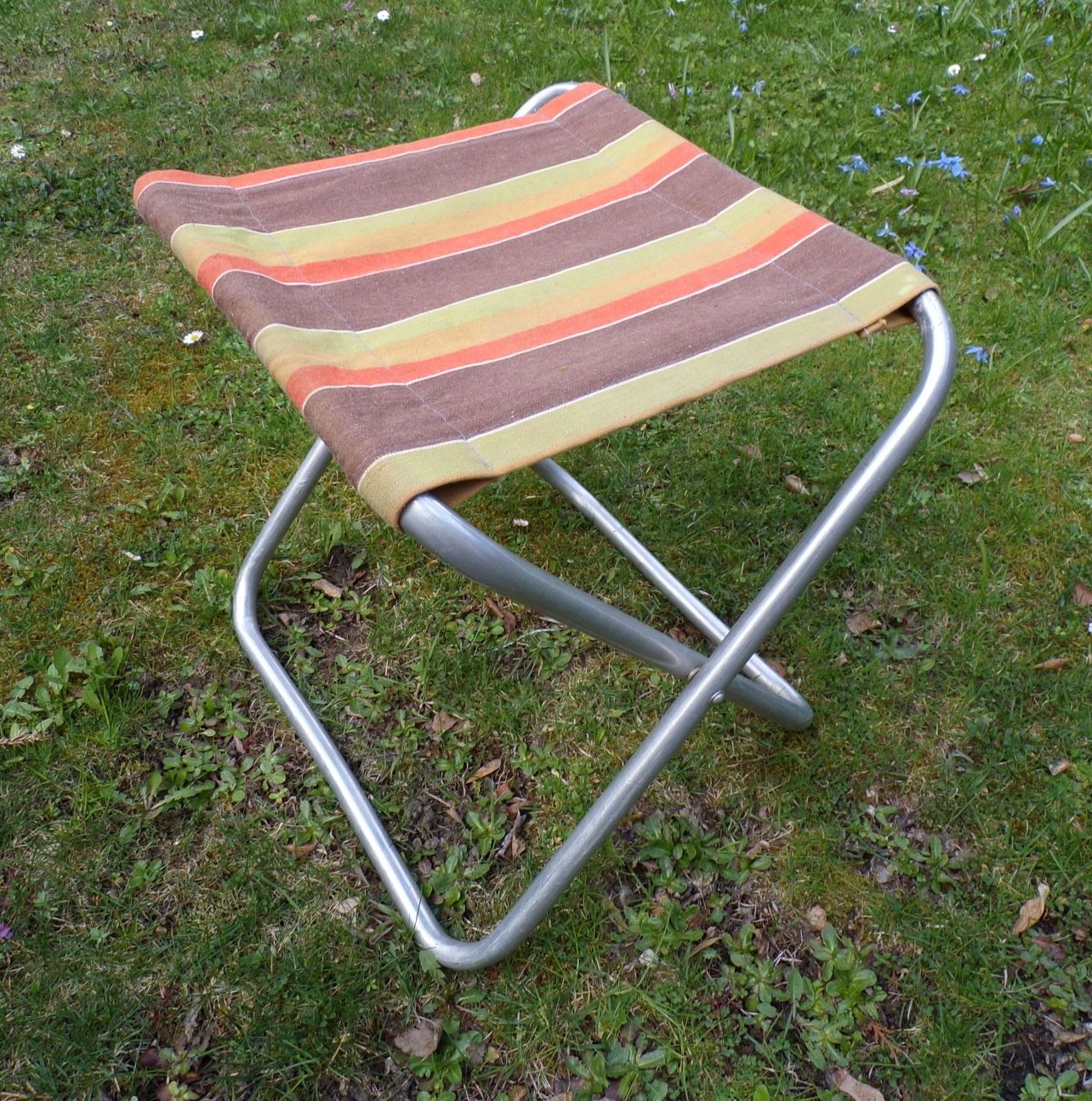 Alter DDR Hocker faltbar Anglerhocker Campinghocker Bunt Vintage