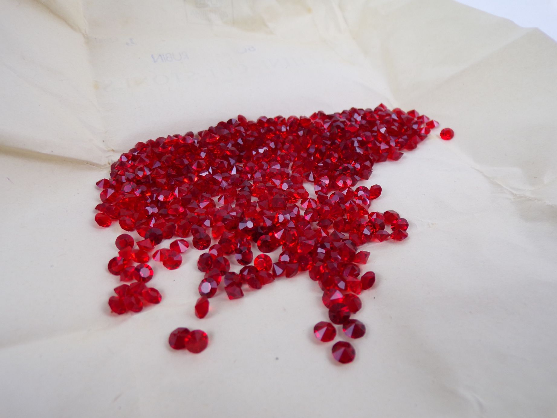 Strasssteine Rubin Rot Glas Steine Stras 600 Stück Alt Lagerware Basteln Glas Schmuck 