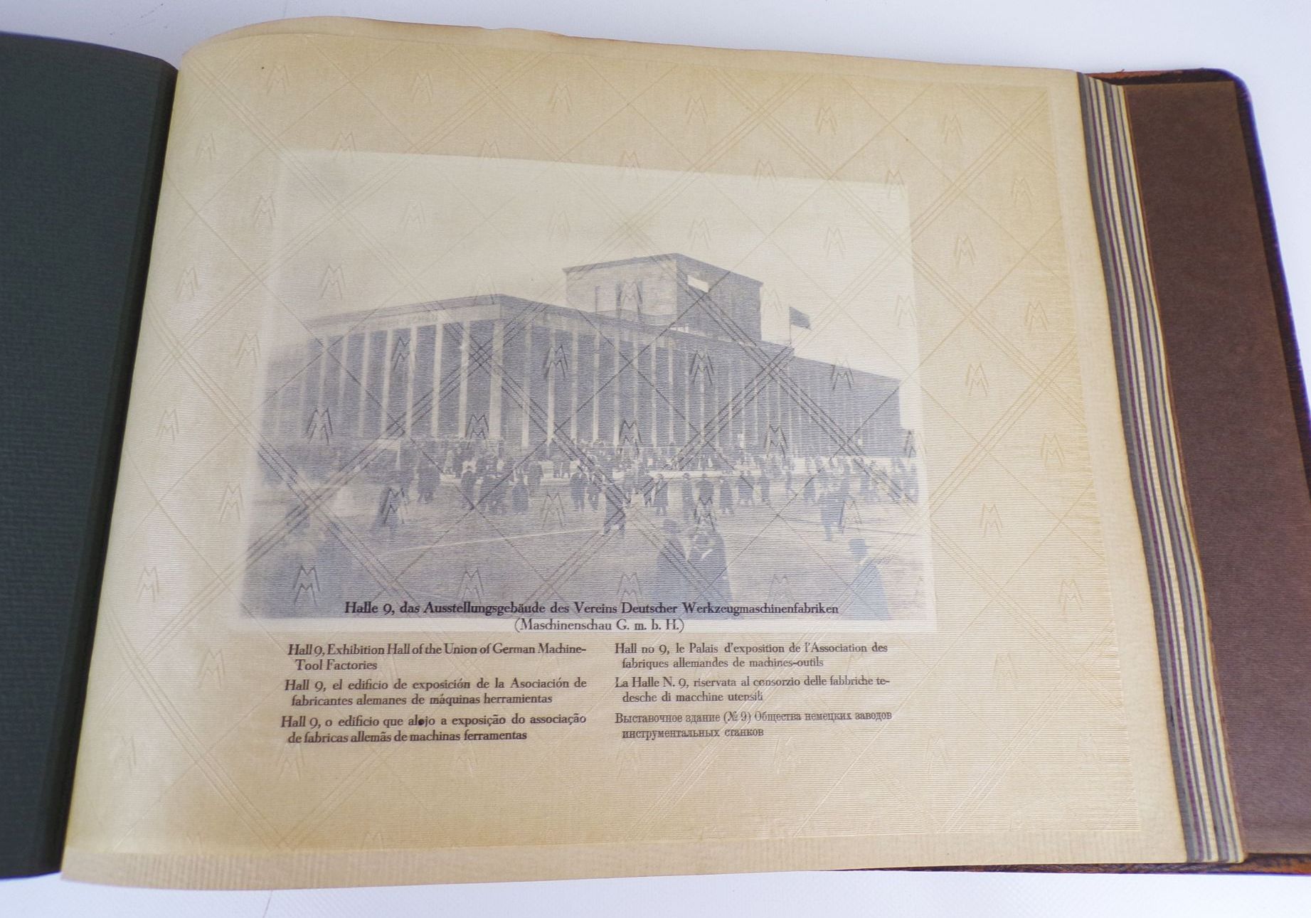 Prachtvolles Fotoalbum Leipziger Messe Ledereinband um 1930 Fotos Prachtvolles Fotoalbum Leipziger Messe Ledereinband um 1930 Fotos