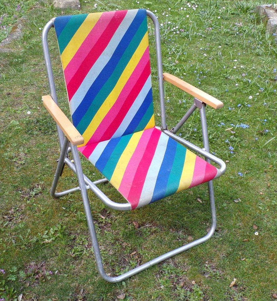 Alter DDR Klappstuhl Campingstuhl Bunt Retro