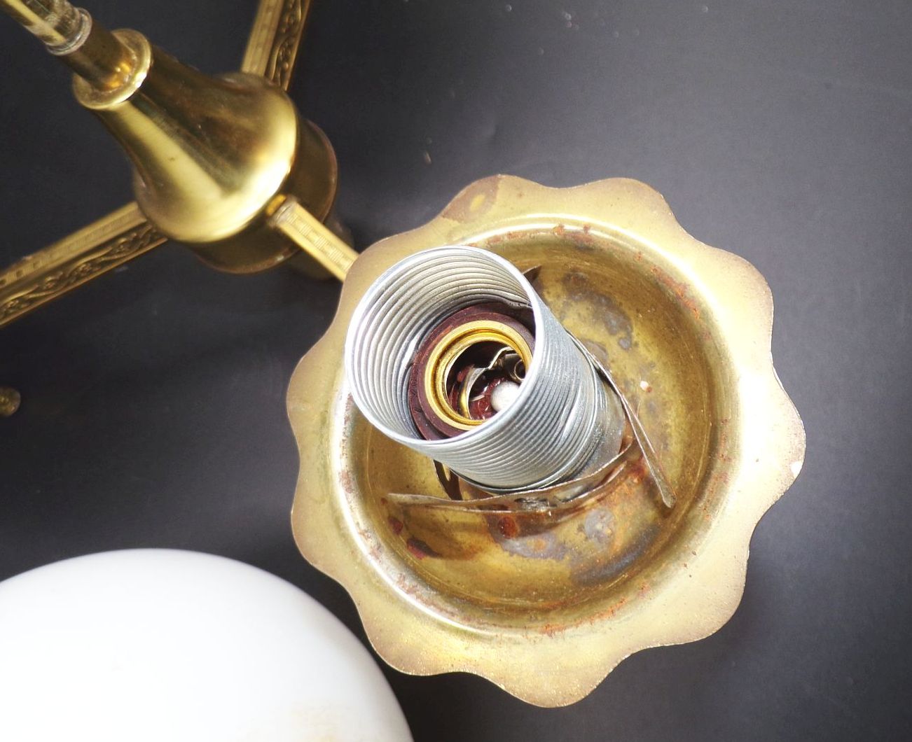 Edle Deckenlampe Kugel Weiß mit Messig 3er Deckenleuchte 