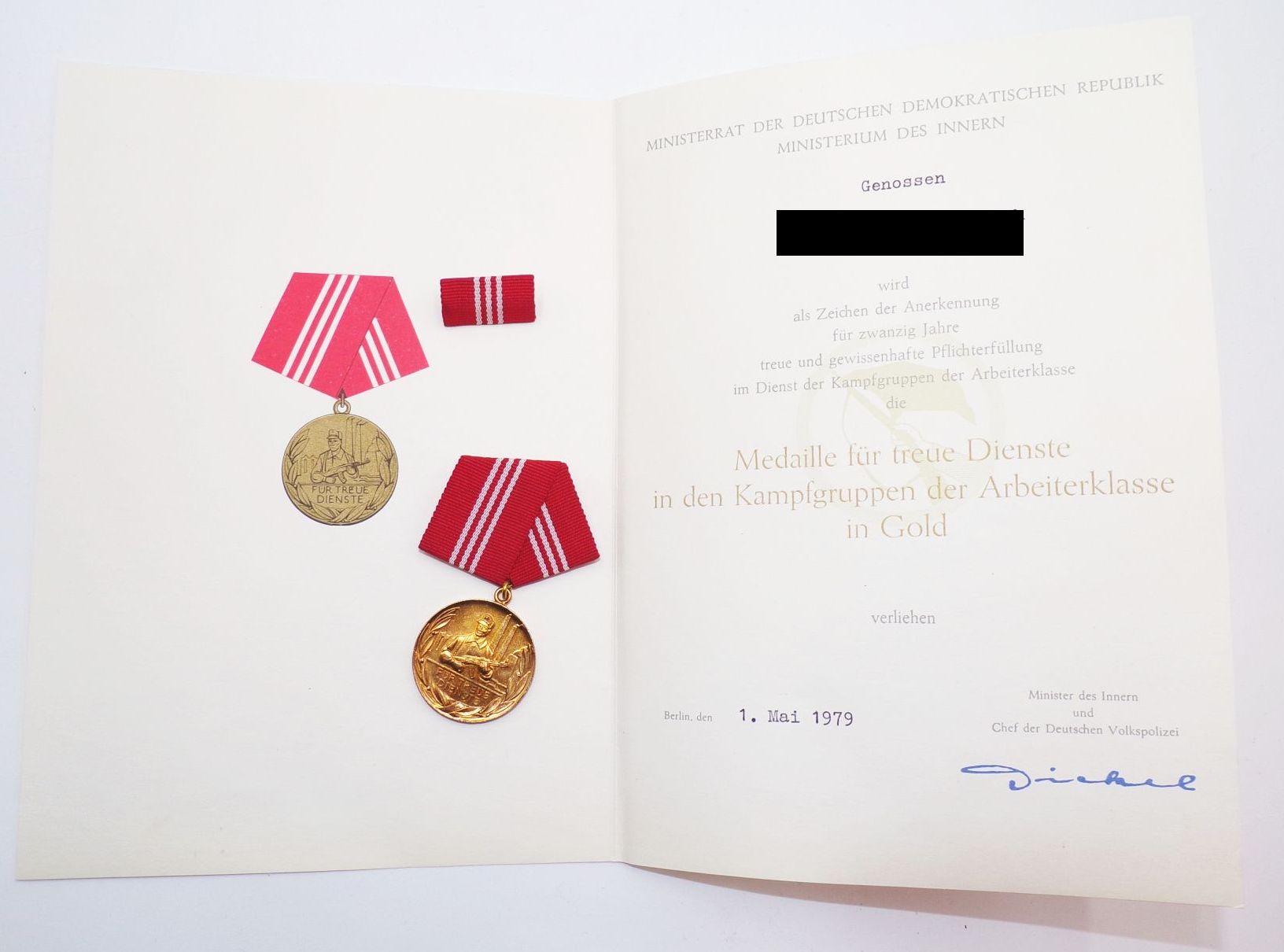 Kampfgruppe Auszeichnungen bronze silber gold Stufe Urkunden DDR