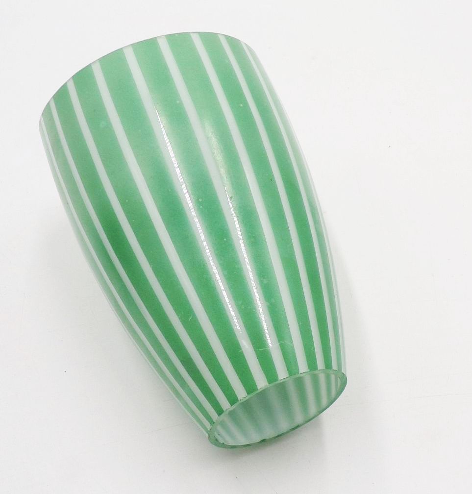 Alter Lampenschirm Tütenlampe Grün Weiß 50er 60er Jahre Ersatzschirm Alter Lampenschirm Tütenlampe Grün Weiß 50er 60er Jahre Ersatzschirm