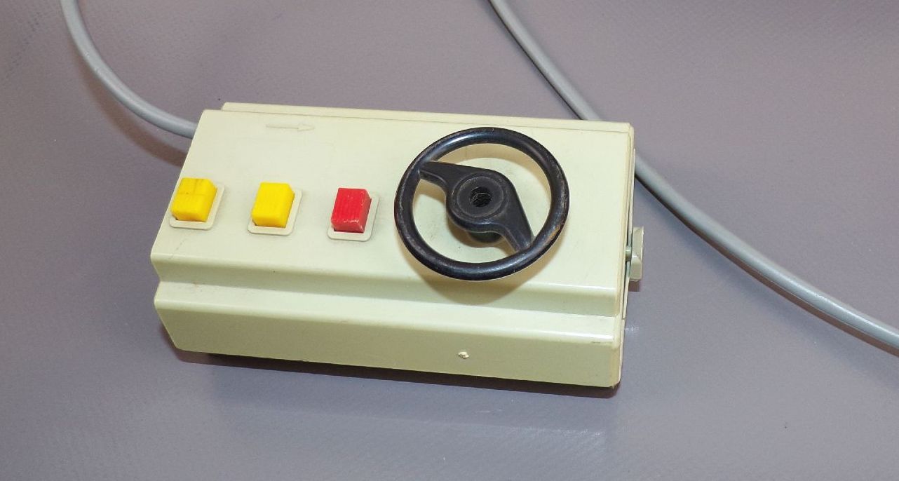 DDR Ferrari Fernlenkauto Rot Sportwagen