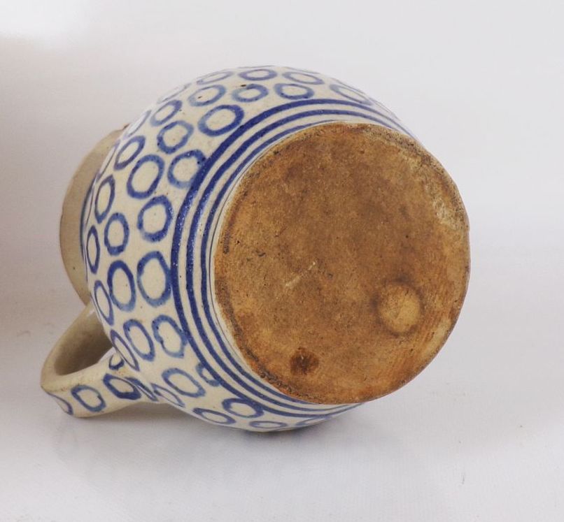 Alter Ton Krug blau weiß bäuerliche Deko Alter Ton Krug blau weiß bäuerliche Deko