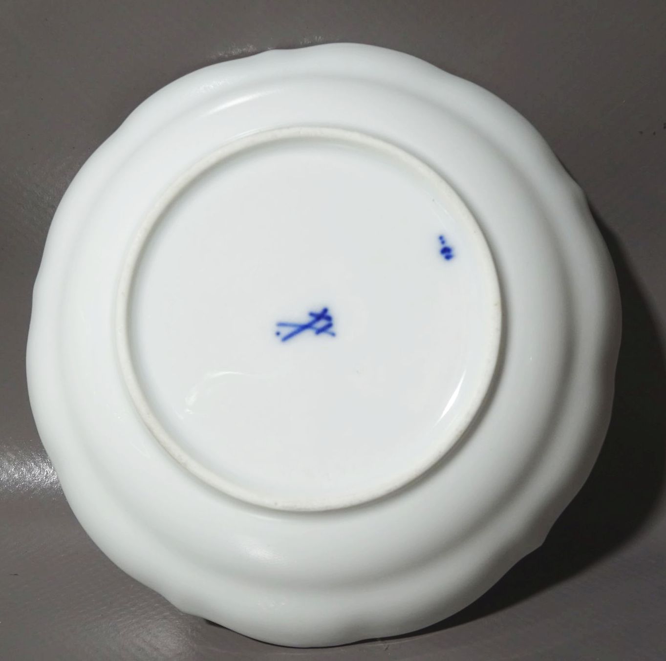 Meissen Mokka Gedeck Schwanenhals Weinlaub Goldrand 1 Wahl Porzellangedeck 2 teilig 