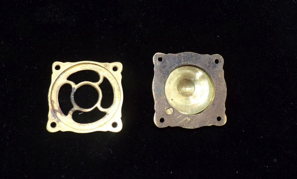 Alter Beschlag für Türspion aus Messing Antik 2teilig Alter Beschlag für Türspion aus Messing Antik 2teilig