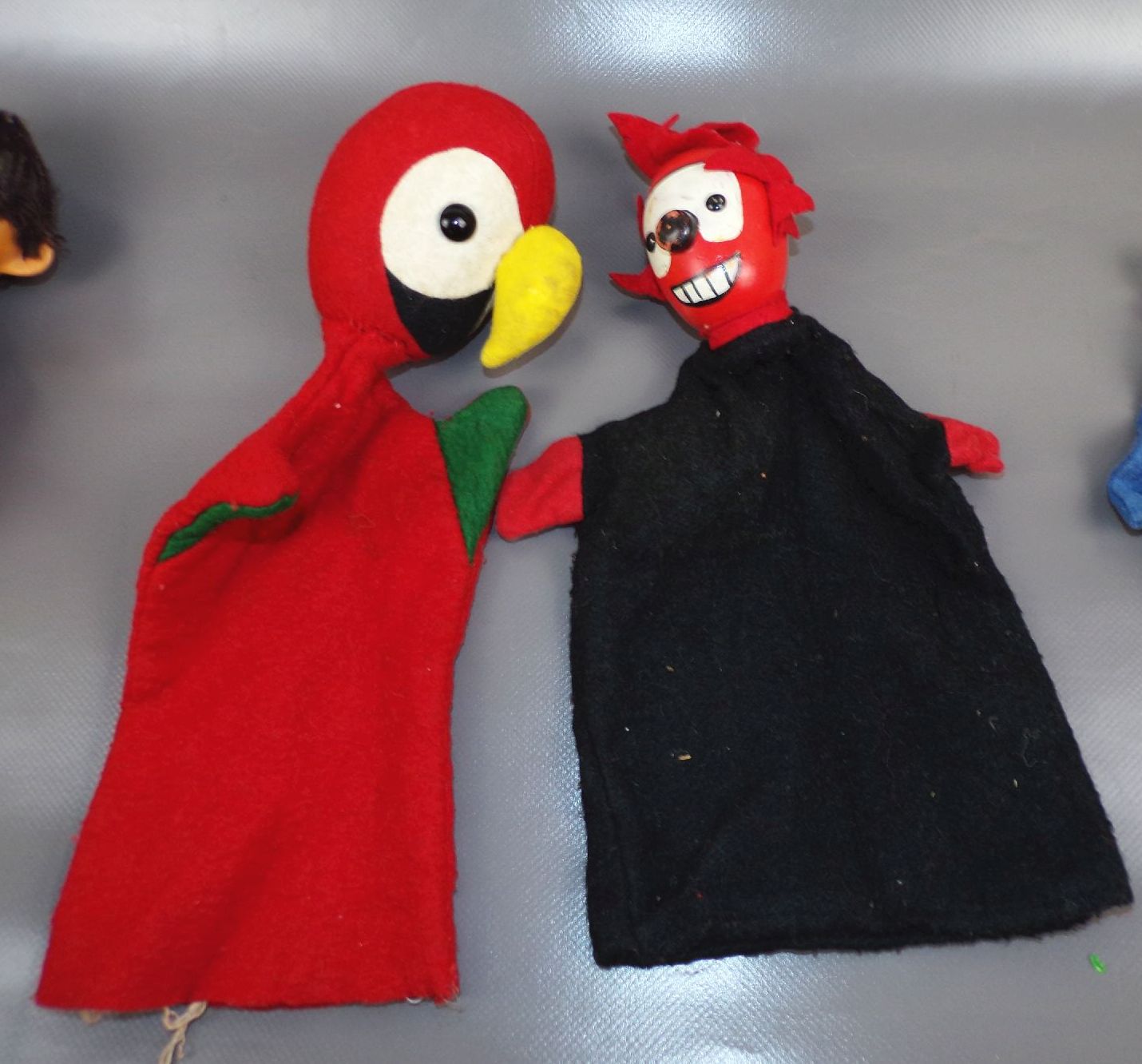 DDR Handpuppen Sandmann Pittiplatsch Pionier Pfeffi Papagei Holz Masse 