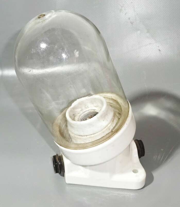 Alte Glaskolbenlampe Kellerlampe Porzellan Glas Loft Vintage