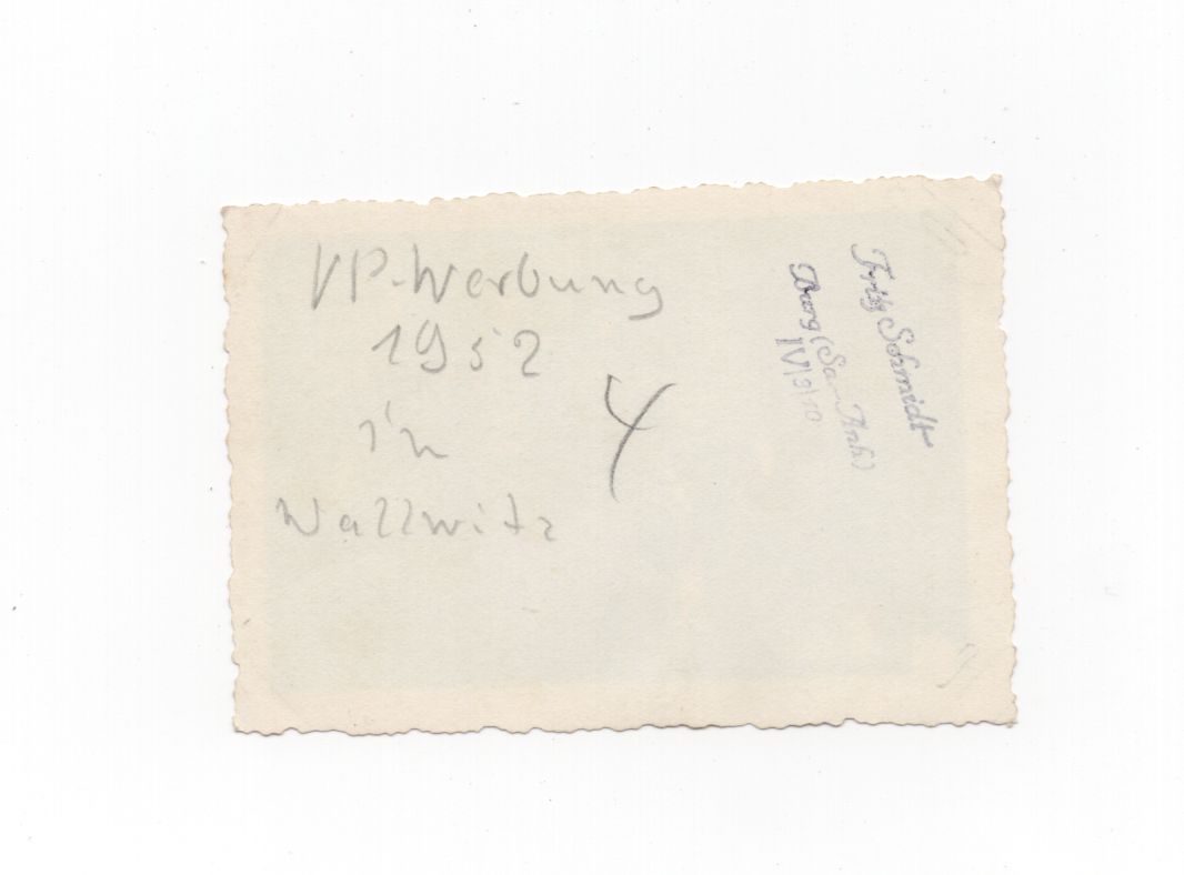 Foto KVP Mantel mit EMW Motorrad 1952 Wallwitz VP Volkspolizei Foto KVP Mantel mit EMW Motorrad 1952 Wallwitz VP Volkspolizei