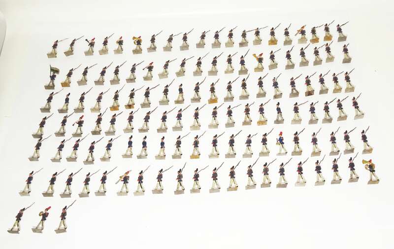 Alte Zinnfiguren Soldaten wohl FAR 12 Zinnsoldaten Marschierer