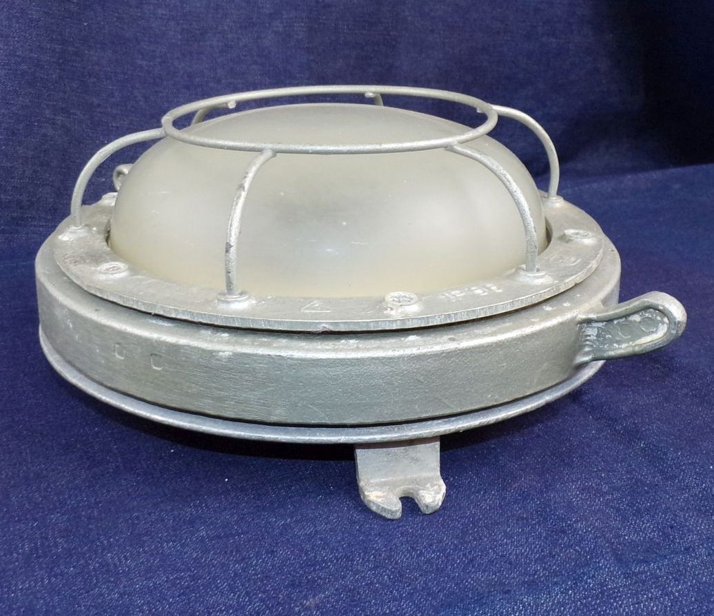 Alte Bunkerleuchte Rund E14 E27 Wandlampe Deckenleuchte Ex Gitter 