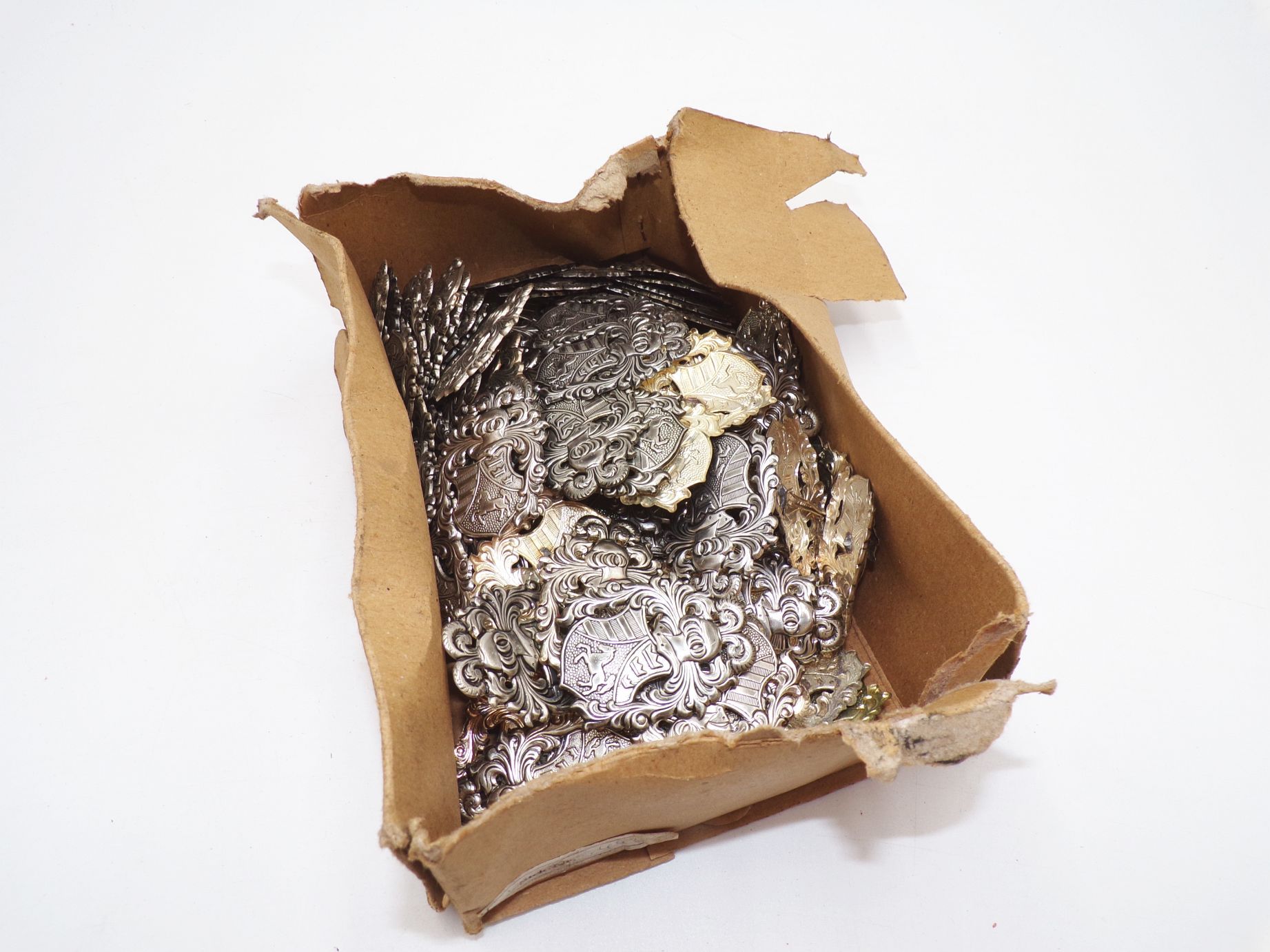 Zierapplikationen Wappen Blech Sattler Schuster 