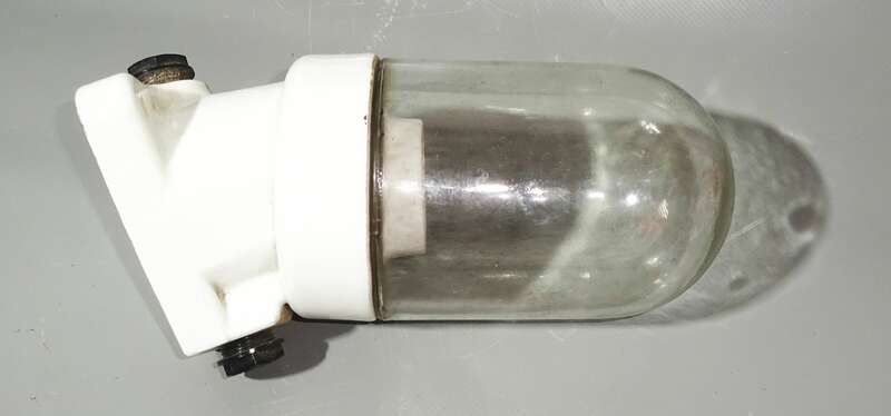 Alte Glaskolbenlampe Kellerlampe Porzellan Glas Loft Vintage