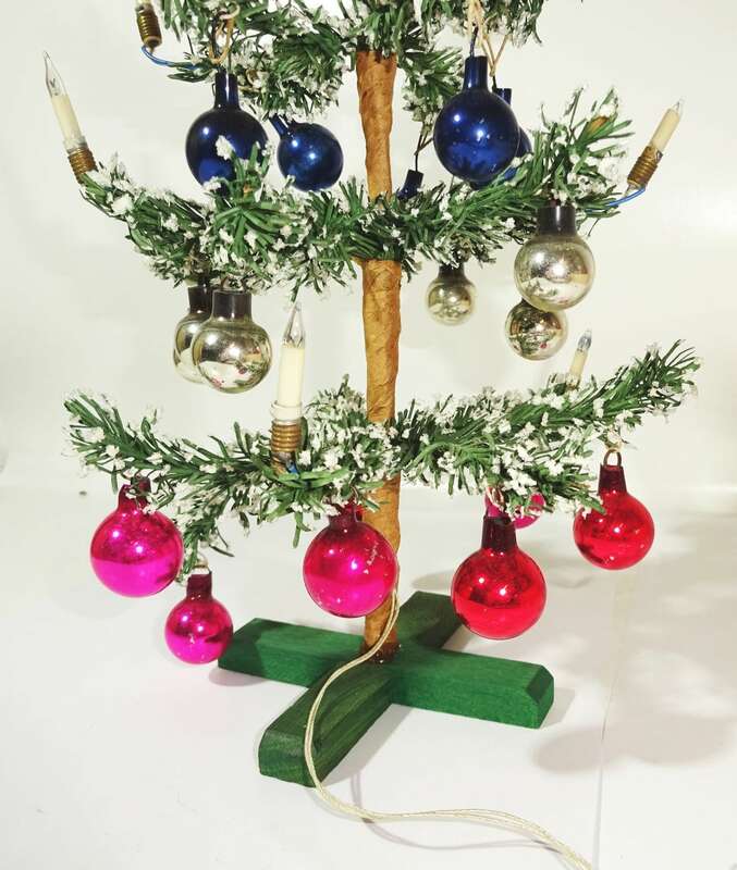 Alter Christbaum Weihnachtsbaum beleuchtet Tischweihnachtsbaum 34 cm