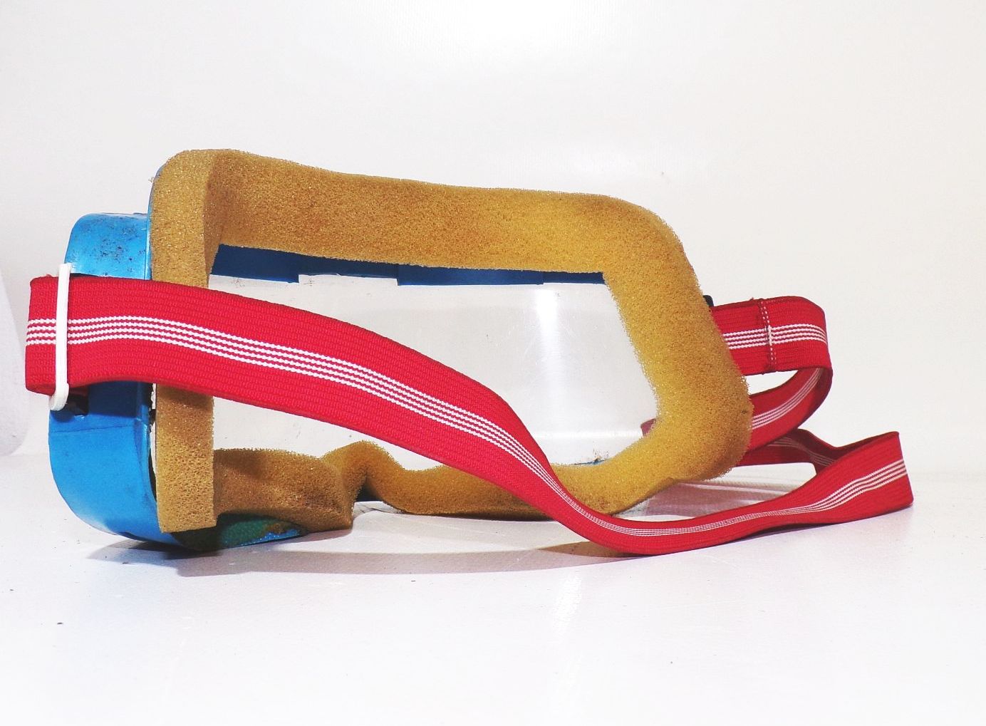 DDR Halbschale Mopedhelm Gelb Größe 58 mit Brille Eierschale 