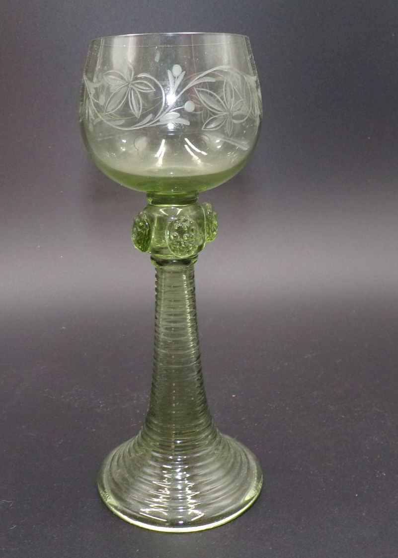 Alte Weingläser Römer 4 Stück Grün Beerennuppen 