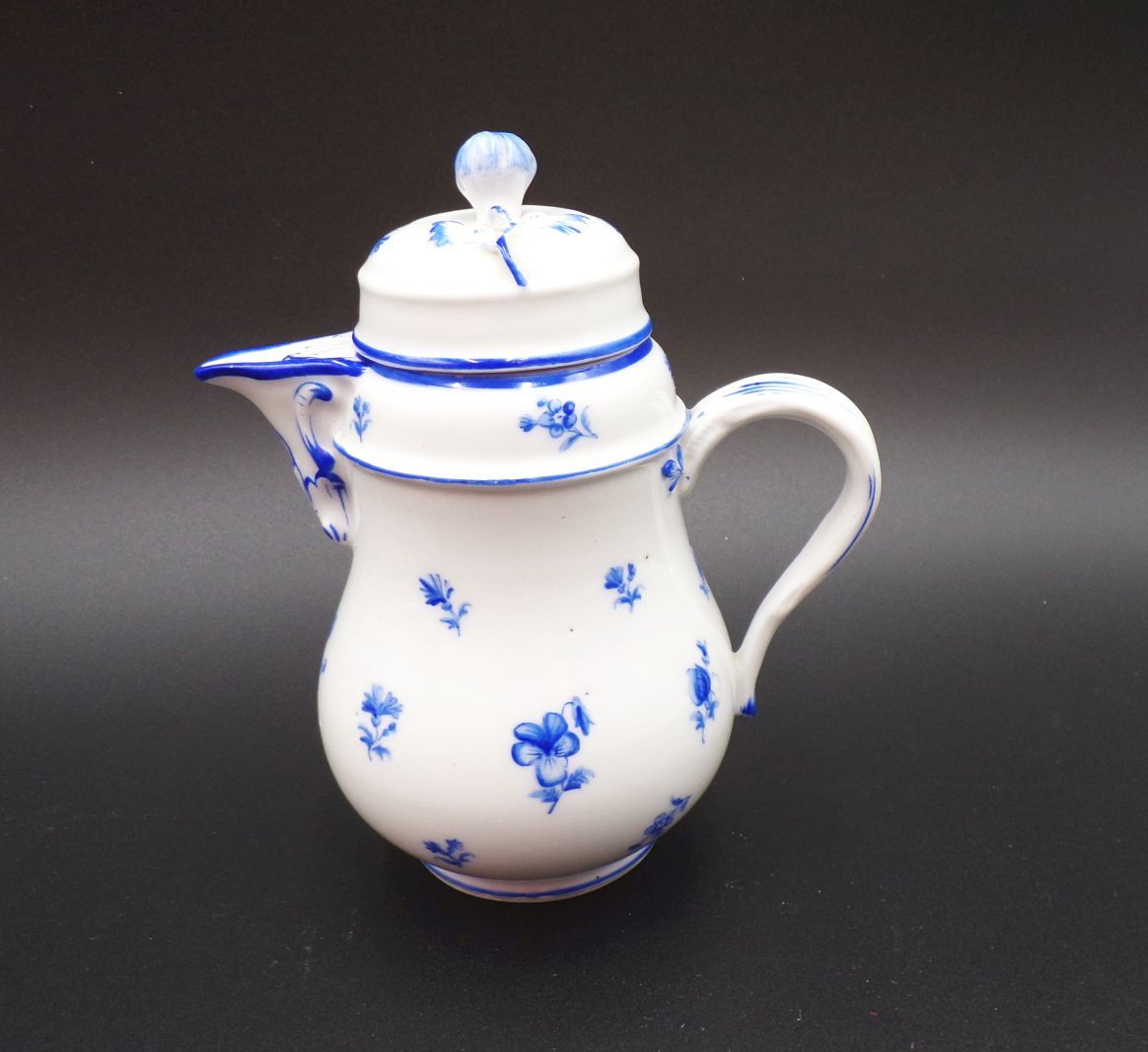 Alte Meissen Kakaokanne blau weiß Blumen Knaufzeit 2 Wahl Kännchen