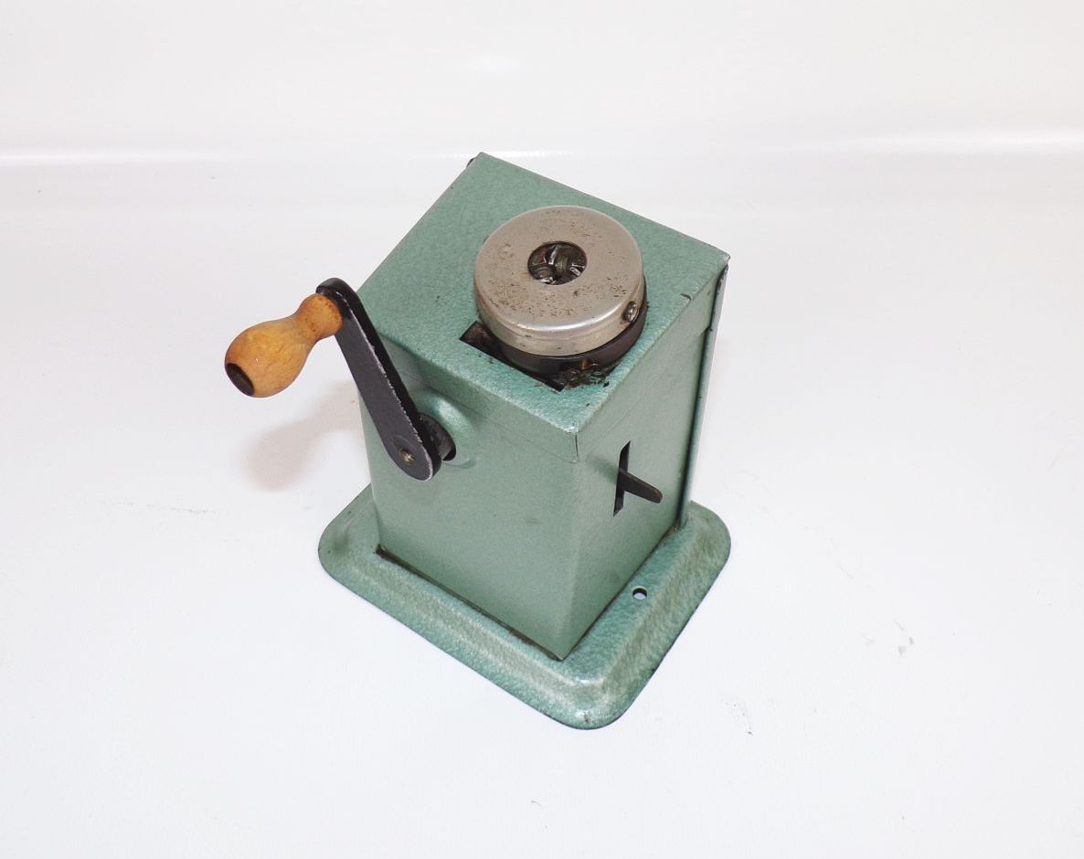 Alter Avanti Bleistiftspitzer PGH Dresden Anspitzer Vintage Alter Avanti Bleistiftspitzer PGH Dresden Anspitzer Vintage